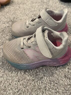 New Balance Kids' Gray and Pink Athletic Sneakers Size 5